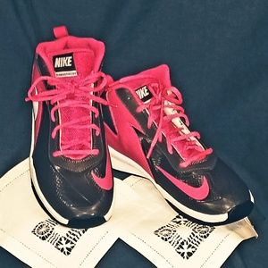 Nike Team Hustle D7 sneakers